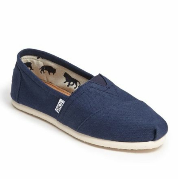 womens blue toms